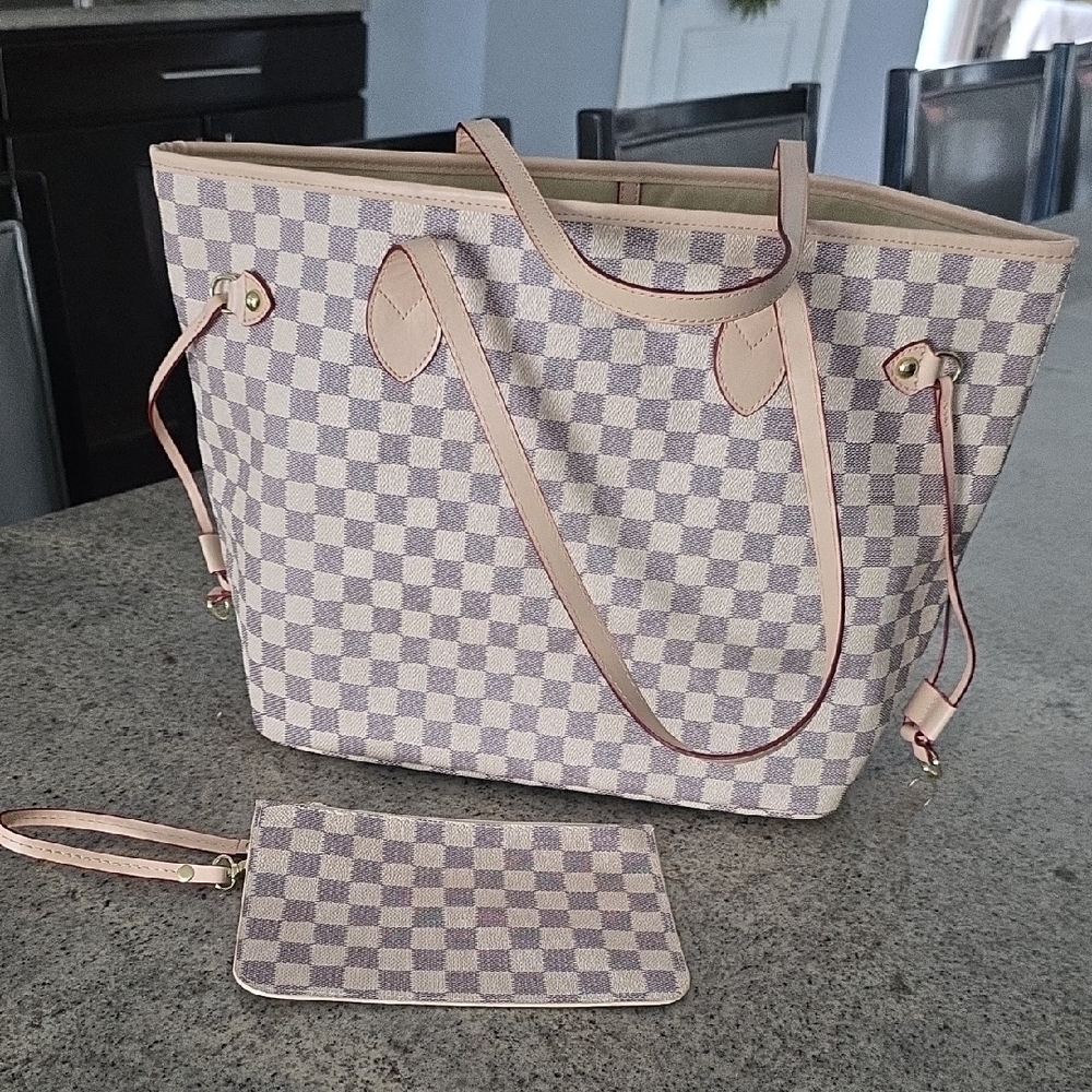 Checkered Tote Bag with Pouch